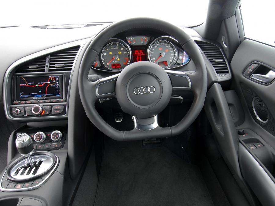 Торпедо Audi R8 V10 2009 года  (UK) (фото 21 из 21)